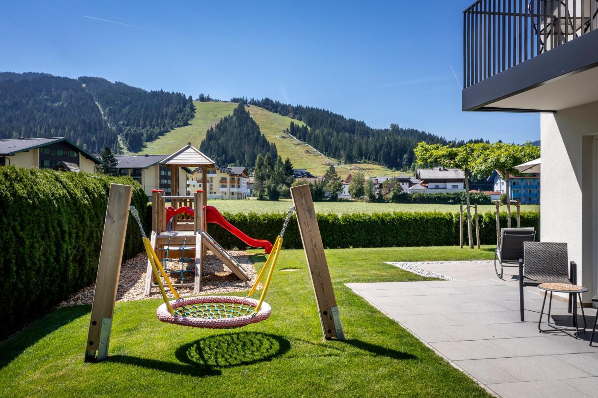 Aparthotel Jaegerheim Flachau Bagian luar foto